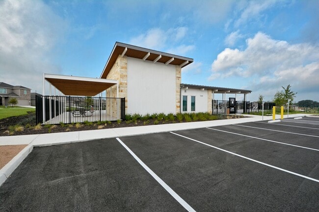 Building Photo - 2410 Broken Arrow