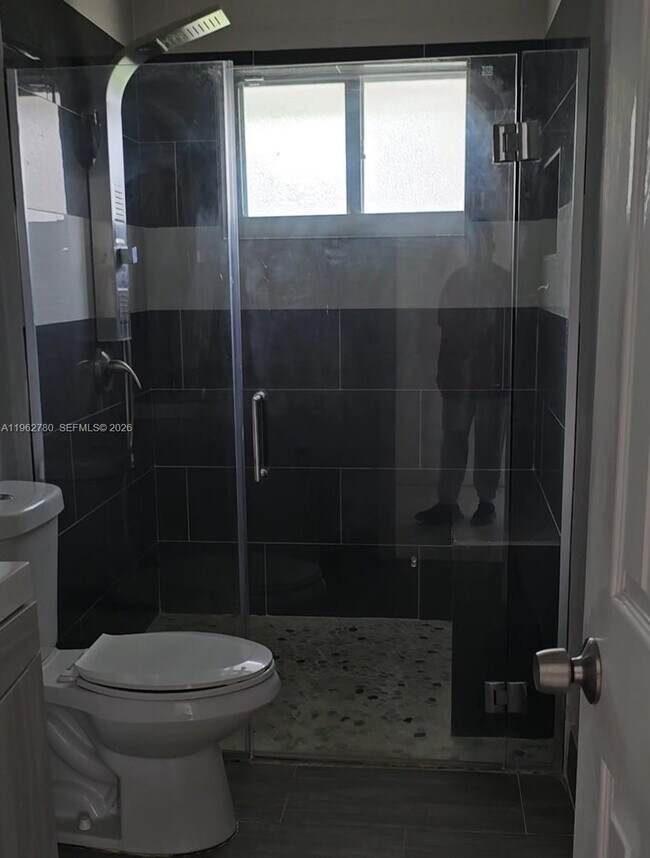 Building Photo - 17230 SW 93rd Ave