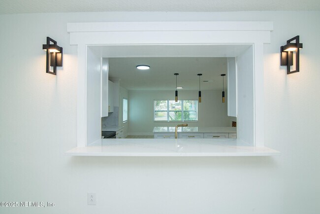 Building Photo - 111 Zoratoa Ave