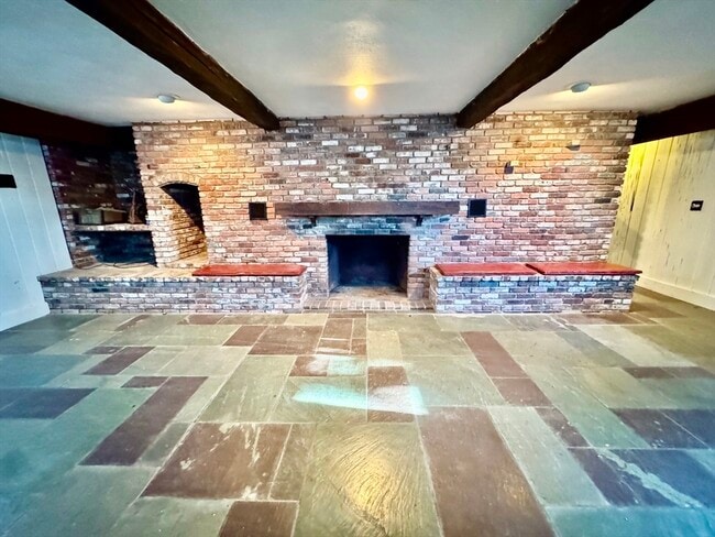 Building Photo - 16 State Park Rd