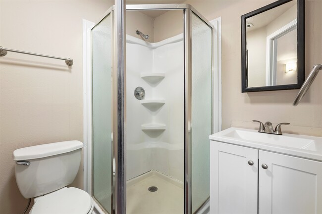 Building Photo - 4118 Scenic Dr