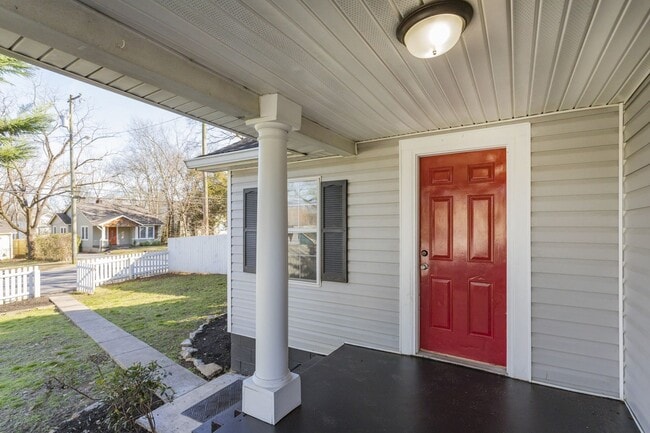 Building Photo - Charming 3BR / 2BA East Nashville Home – M...