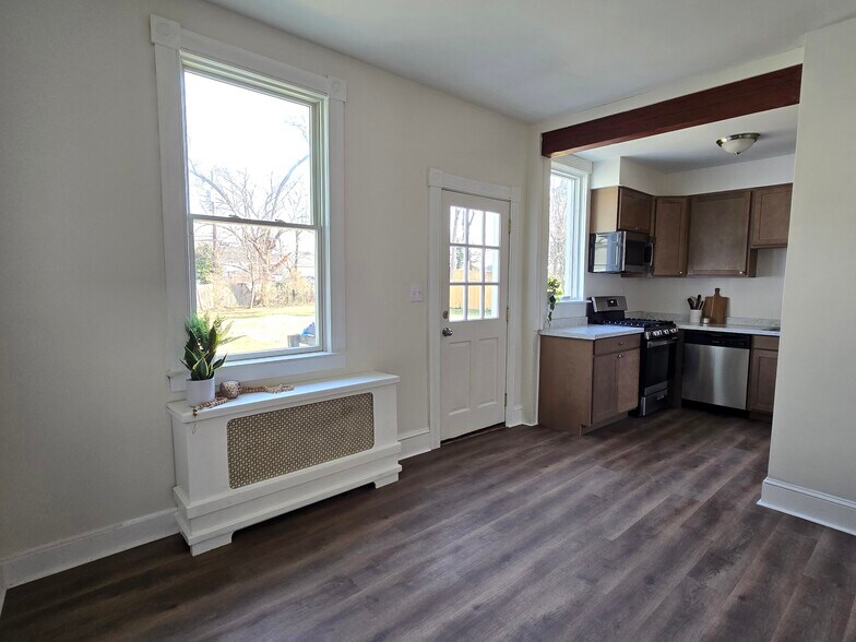 Building Photo - 100 Melvin Ave