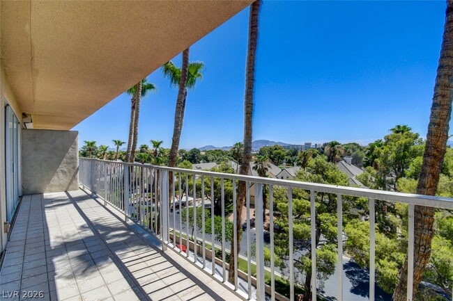 Building Photo - 3111 Bel Air Dr