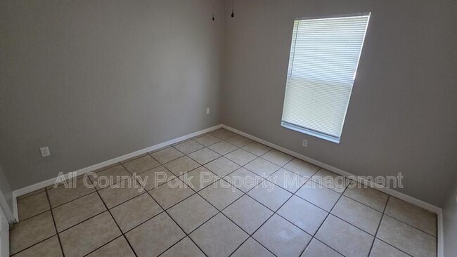 Building Photo - 1210 Fairway Dr