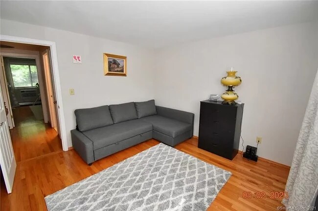 Building Photo - 6 Locust Cir