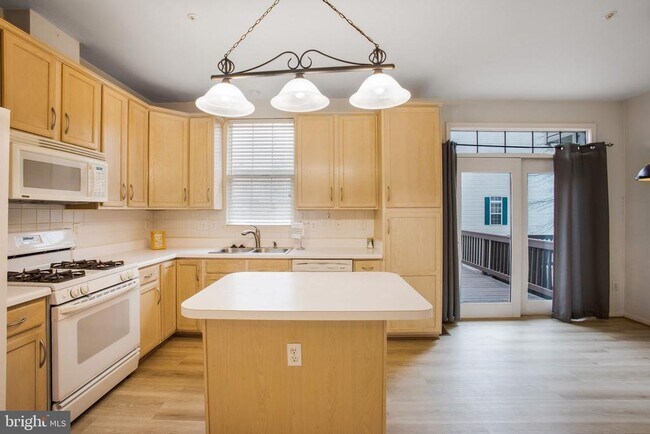 Building Photo - 13008 Shamrock Glen Dr