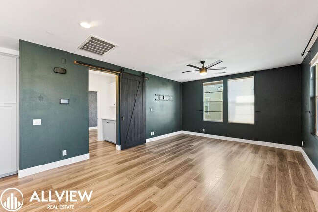 Building Photo - Turnkey 2 Bedroom, 2.5 Bath End Unit Townhome Available NOW in Rancho Mission Viejo!