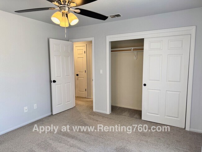 Building Photo - Clean and Well Maintained 2 Bed Home Near Military base