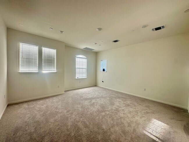 Building Photo - 4 Bed 3 Bath Austin Tx!!!! NEW MANAGEMENT