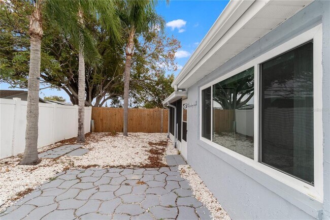 Building Photo - 7415 San Salvadore Dr