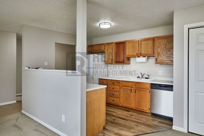 Building Photo - 2017 Vista View Dr
