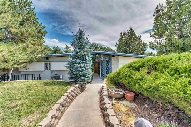 Building Photo - Bogus Basin- Tri-plex