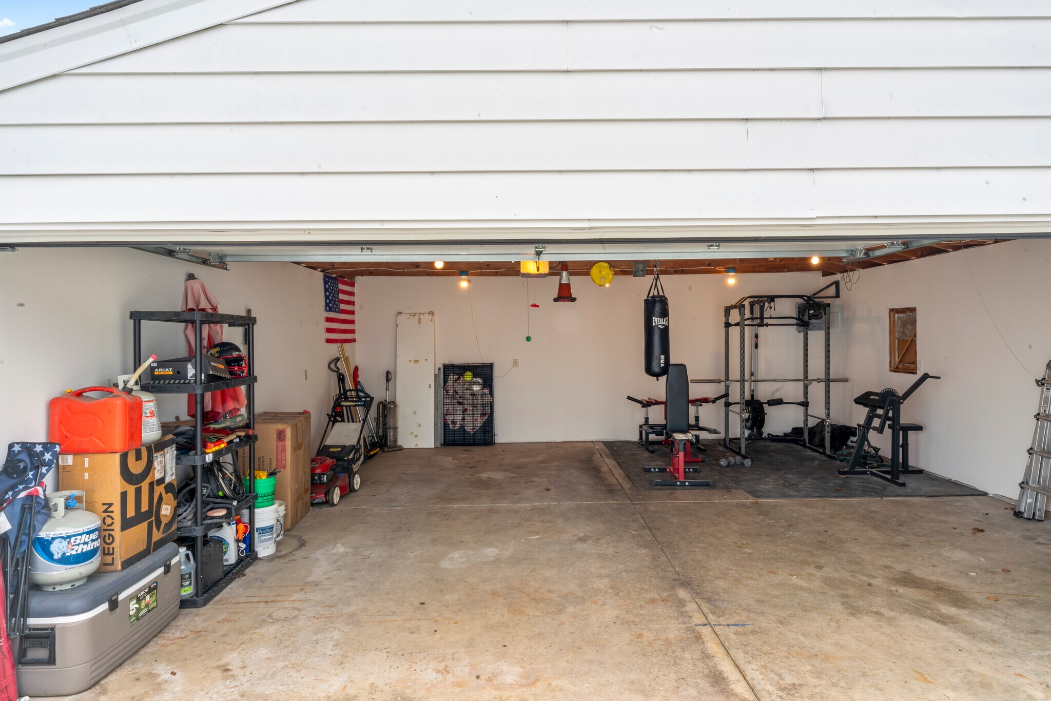 Garage - 2515 E Crescent St