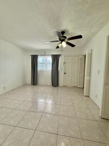 Bedroom - 467 Golden Isles Dr
