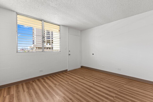 Building Photo - 2122 Lime St