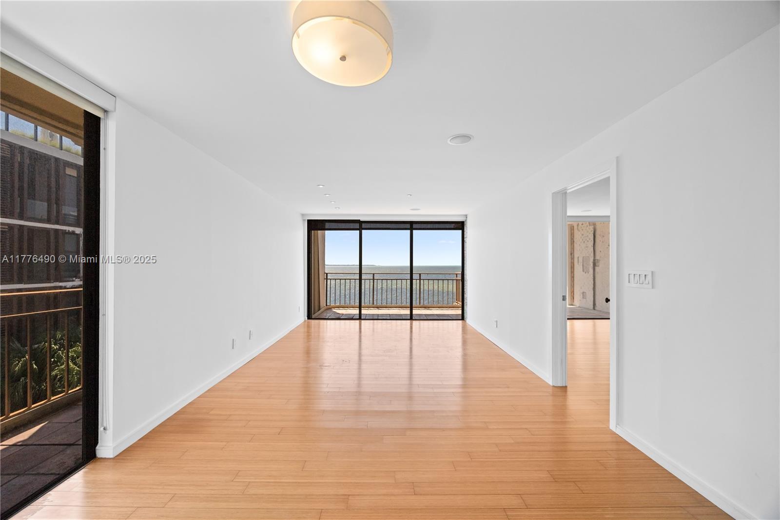 Building Photo - 1632 S Bayshore Ct