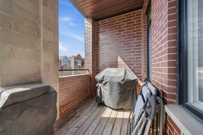 Building Photo - 2114 W Rice St