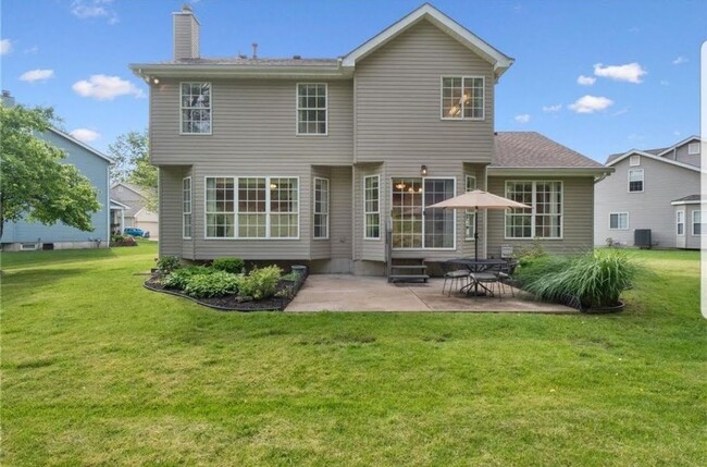 Building Photo - Spacious 4BR House in Bridgeton
