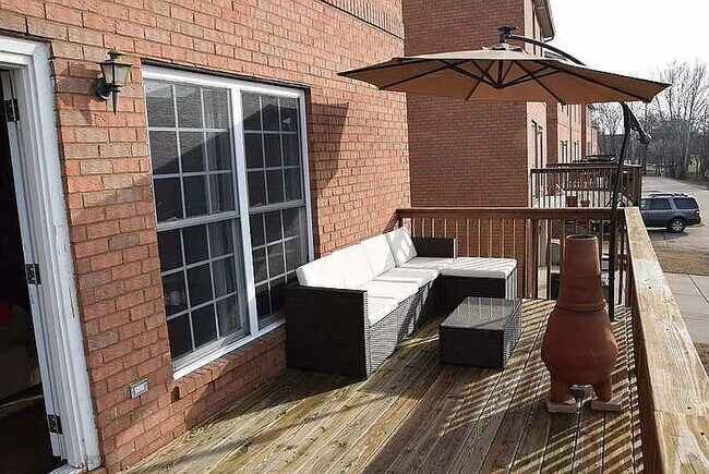 Building Photo - Discover Potential: Expansive 2,439 Sq Ft Space in Vibrant Nashville Locale!