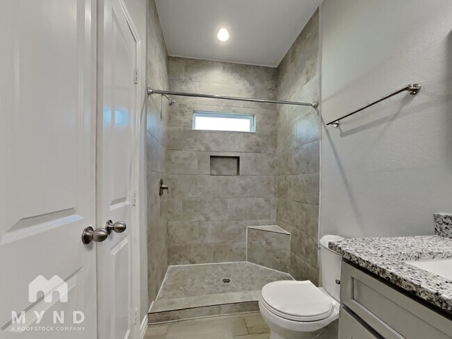 Building Photo - 15840 Forest Dr