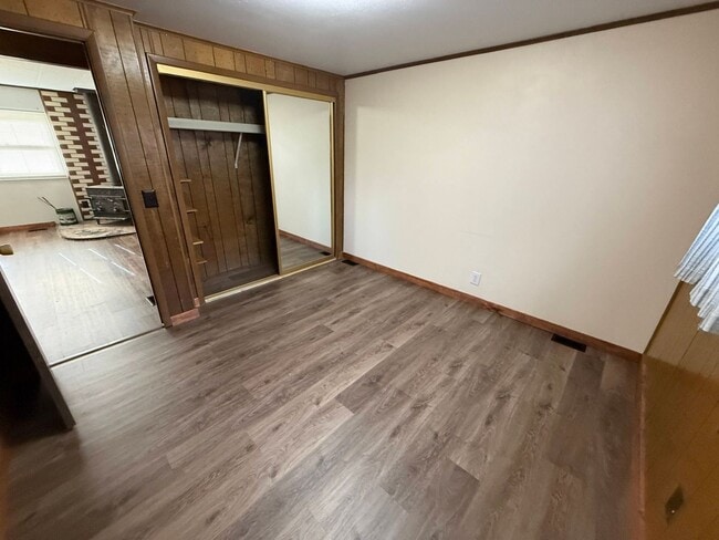 Building Photo - 4 Bed 2 Bath Home with 2 Car Garage, Large Private Fenced Yard. Lander, WY