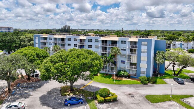 Building Photo - 500 Executive Center Dr