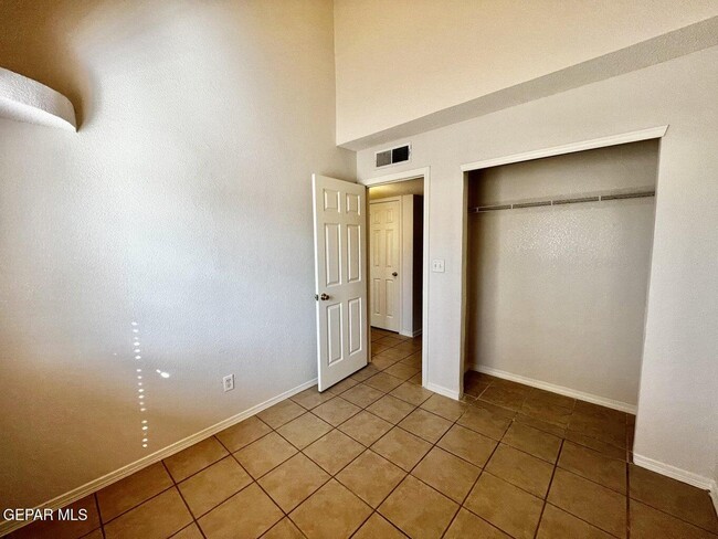 Building Photo - 12752 Tierra Salas Dr