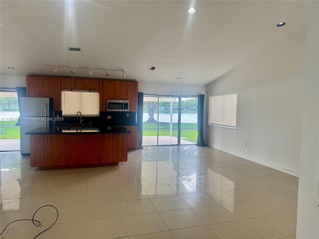 Building Photo - 14570 SW 145th Pl