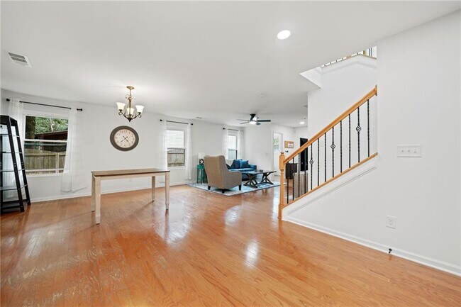 Building Photo - 151 Nacoochee Way