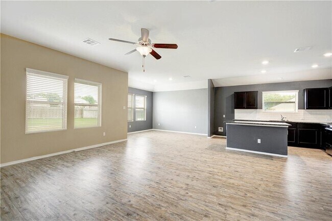 Building Photo - 21716 Windmill Ranch Ave