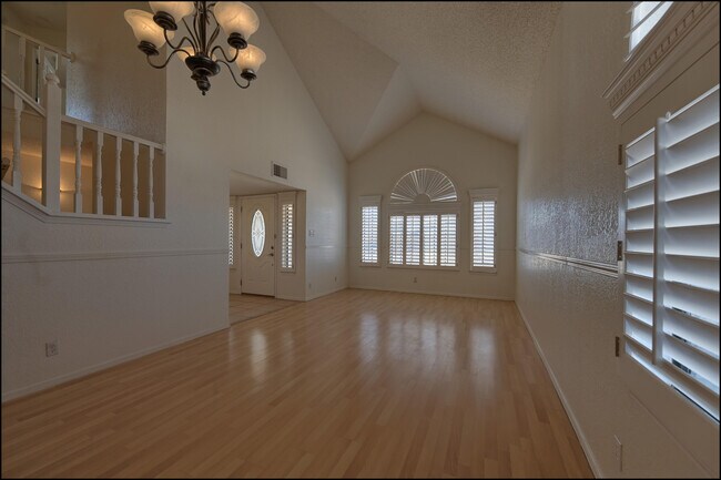 Building Photo - 1025 Jan Ellyn Ln