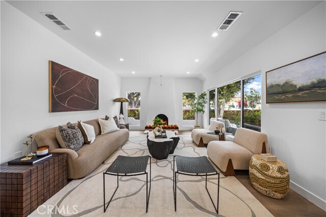 Building Photo - 2203 Pelham Ave