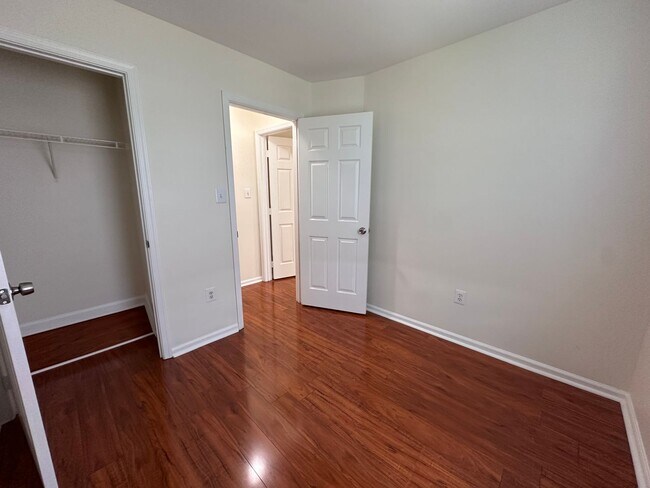 Building Photo - 6913 Malachite Pl