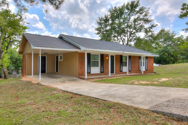 Building Photo - 2216 Walden Dr