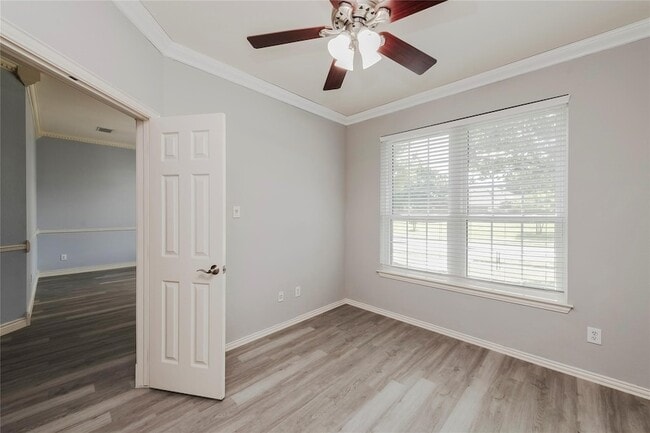 Building Photo - 12422 Daimler Dr