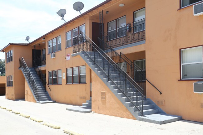 Building Photo - 9128 National Blvd