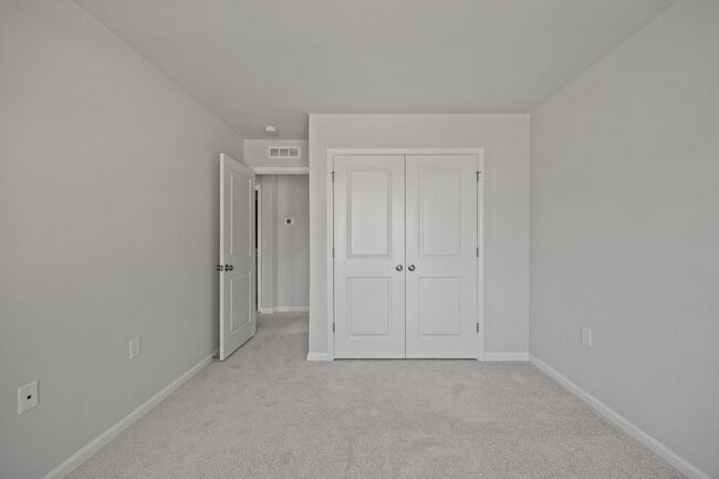 Building Photo - Charming 3 Bedroom Home located in Wake Forest