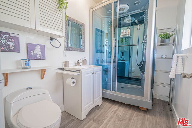 Building Photo - 35315 Glenwall St