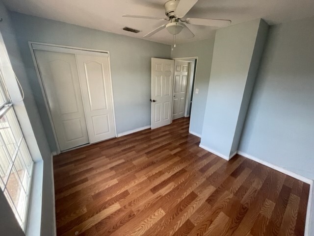 Bedroom #1, with closet - 1309 E Lyon St