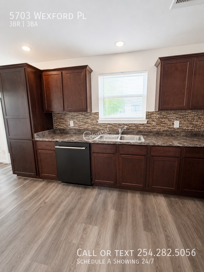 Building Photo - 5703 Wexford Pl