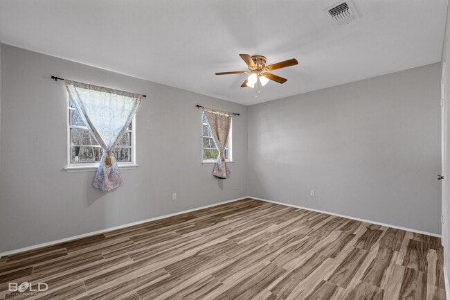 Building Photo - 1419 Teekell St