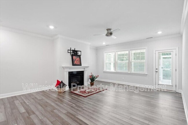 Building Photo - 4940 Enlightenment Rd
