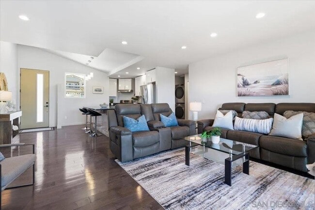 Building Photo - 5447 Soledad Rd