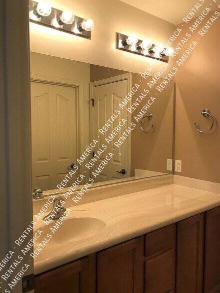 Building Photo - 1691 W Gleaming Moon Ln