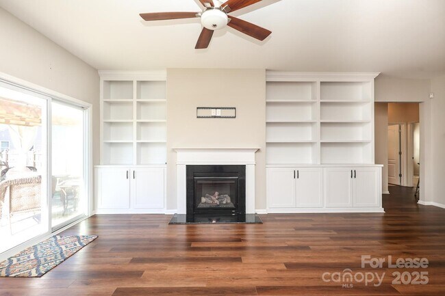 Building Photo - 1512 Sunflower Field Pl