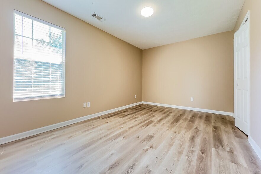 Building Photo - 1116 Kramden Ct