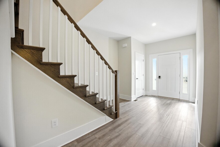 Building Photo - 41 Sequoia Dr