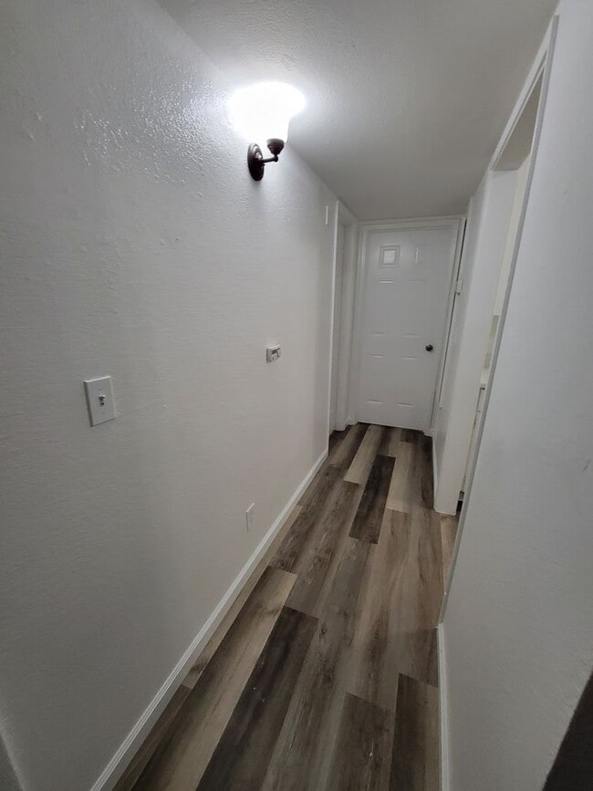 Building Photo - 1 Bedroom 1 Bath Apartment in Orland!