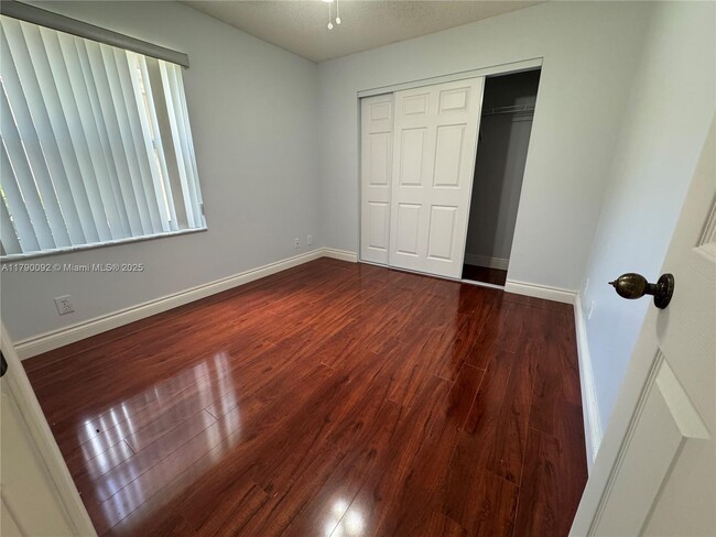 Building Photo - 4321 Willow Ridge Dr